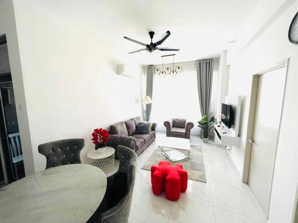 Deena Suite At Troika ,Kota Bahru Luaran gambar